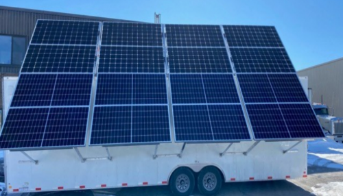 Une remorque d’énergie mobile avec panneaux solaires et batteries